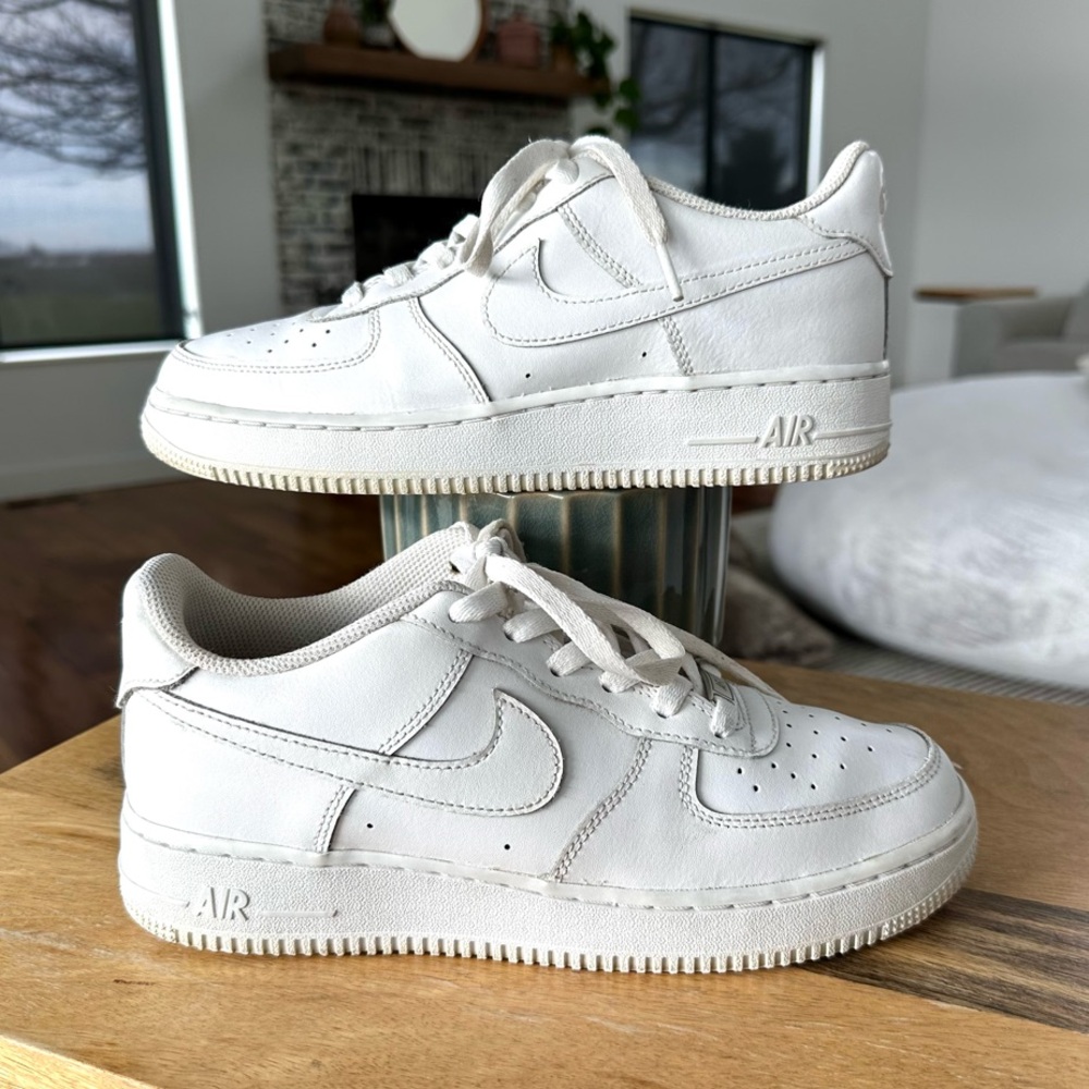 Nike Air Force 1 - Youth 7 / Womens 8.5